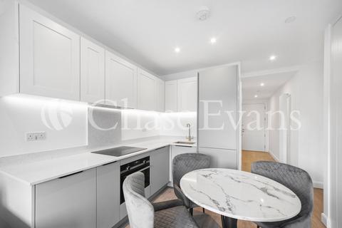 Studio to rent, Halcyon House, Royal Eden Docks, 3 Eden Place, Royal Docks, London, E16