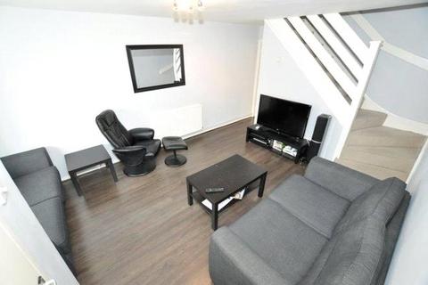 2 bedroom end of terrace house for sale, Wooburn Close, Uxbridge, UB8