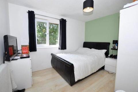 2 bedroom end of terrace house for sale, Wooburn Close, Uxbridge, UB8