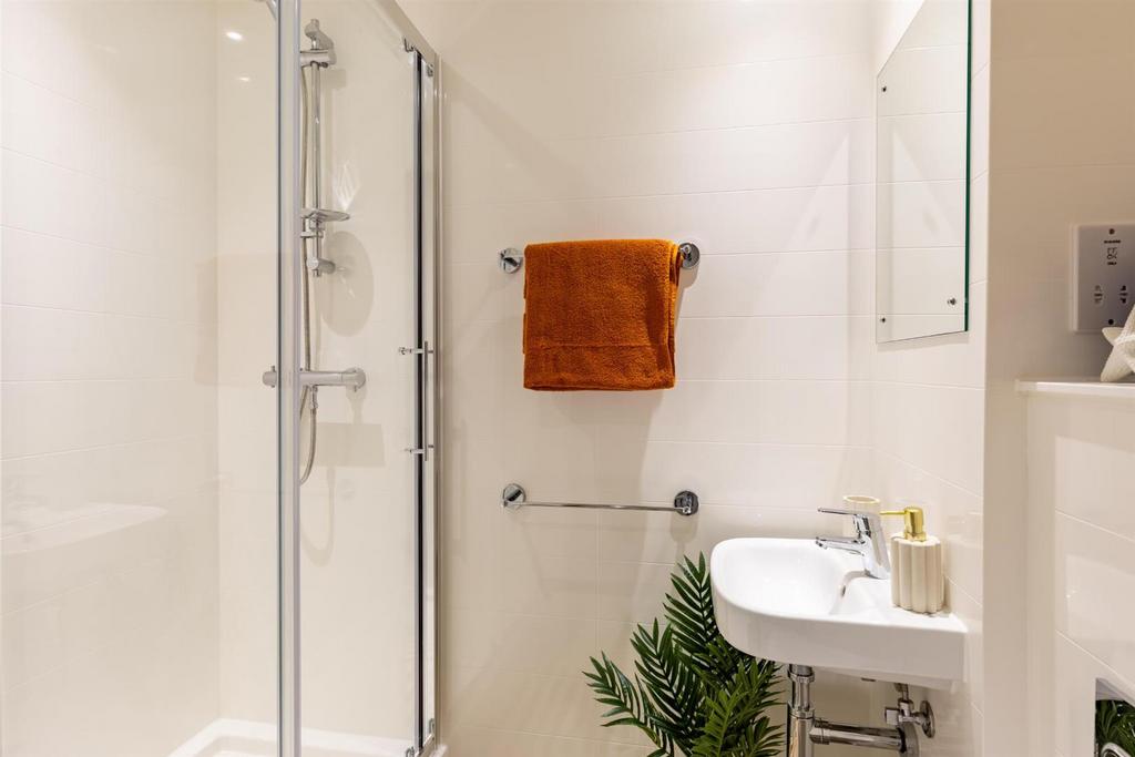 Classic-Ensuite-2-24.jpg