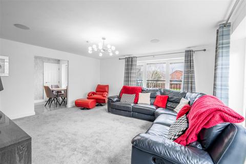 3 bedroom flat for sale, Paragon Drive, Motherwell