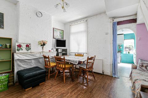 undefined, Chiswick Road, London