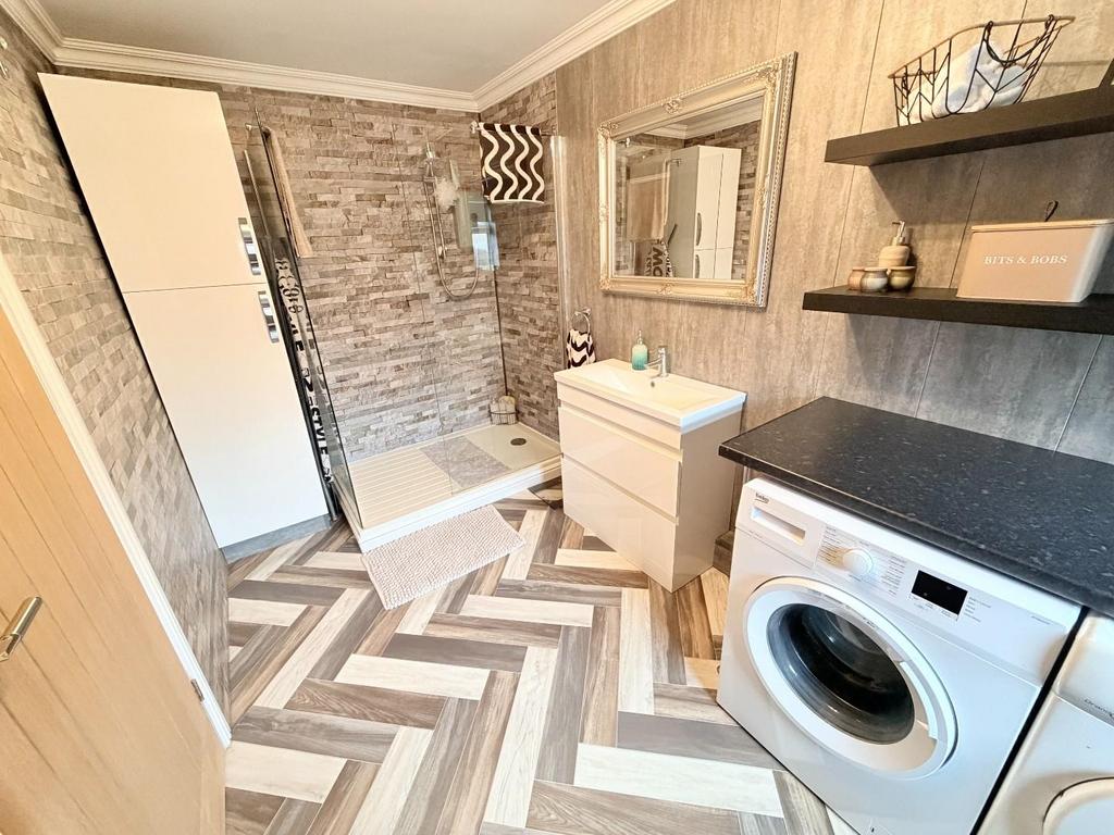 Utiltiy / shower room