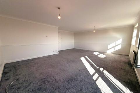 2 bedroom apartment to rent, High Road, Woodford Green, IG8