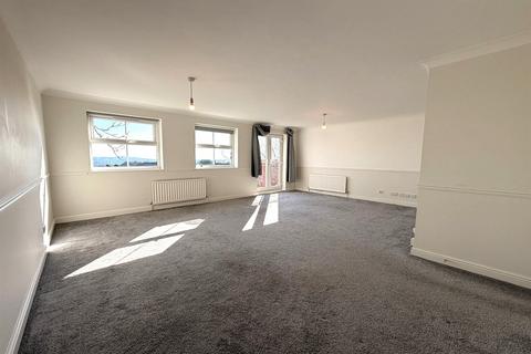 2 bedroom apartment to rent, High Road, Woodford Green, IG8