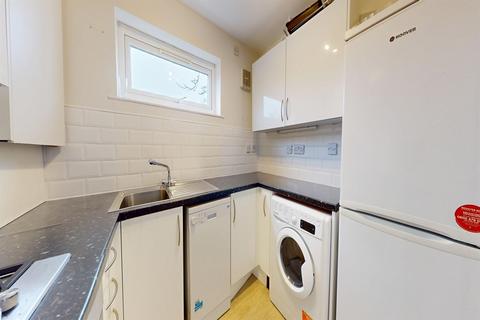 undefined, High Road, Woodford Green, IG8