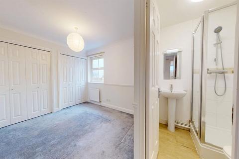 undefined, High Road, Woodford Green, IG8