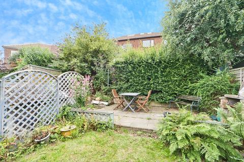 4 bedroom semi-detached house for sale, Woodhill Road, Leeds