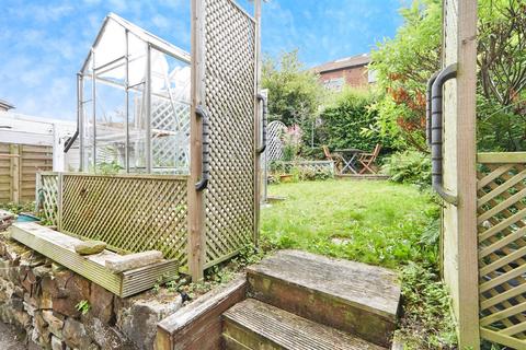 4 bedroom semi-detached house for sale, Woodhill Road, Leeds