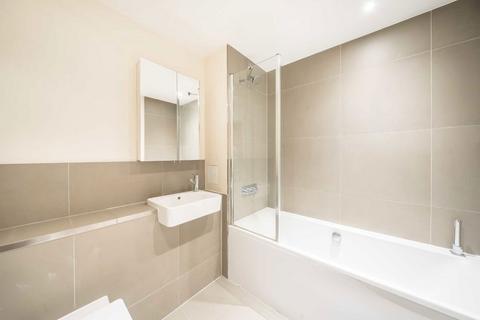 1 bedroom flat to rent, Knaresborough Drive, London SW18