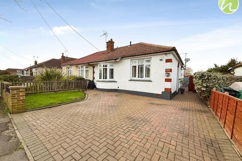 2 bedroom semi-detached house for sale, Lampits Hill Avenue, Corringham, SS17