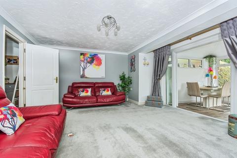 3 bedroom semi-detached house for sale, Apeldoorn Walk, Wisbech