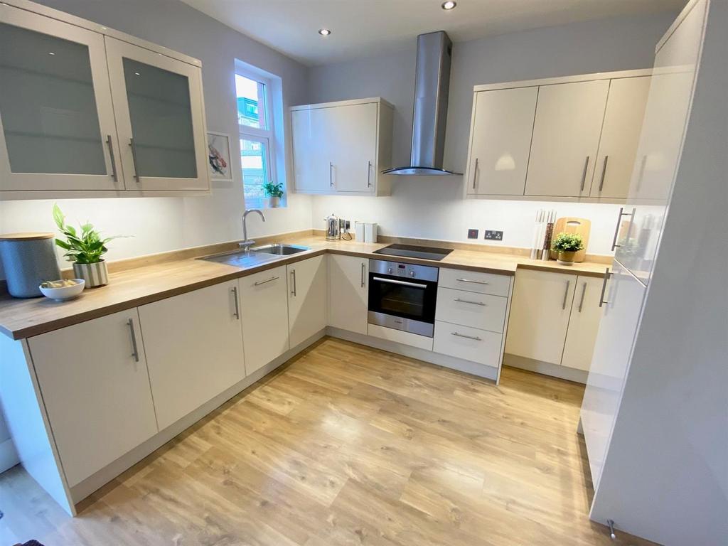 Kitchen close up.jpg