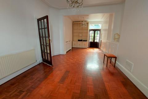 4 bedroom terraced house to rent, Ilford, Essex, IG1