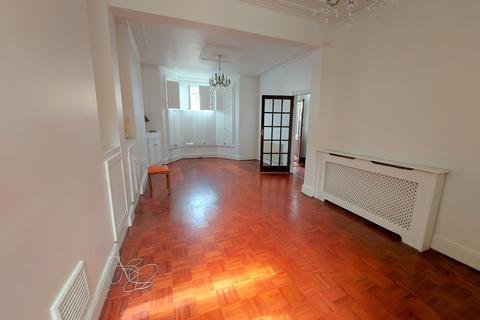 4 bedroom terraced house to rent, Ilford, Essex, IG1