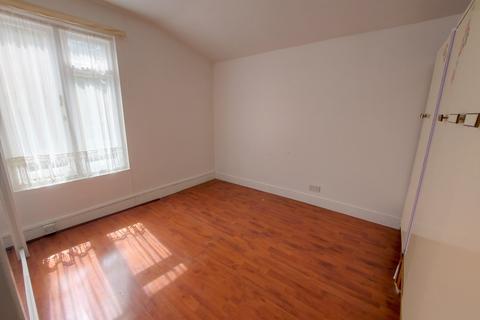 4 bedroom terraced house to rent, Ilford, Essex, IG1