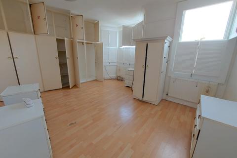 4 bedroom terraced house to rent, Ilford, Essex, IG1