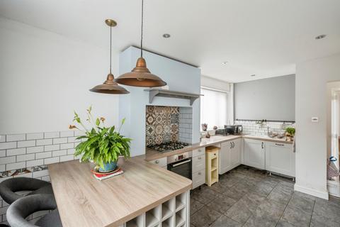 3 bedroom semi-detached house for sale, Suffolk Road, Bircotes, Doncaster