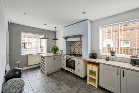 3 bedroom semi-detached house for sale, Suffolk Road, Bircotes, Doncaster