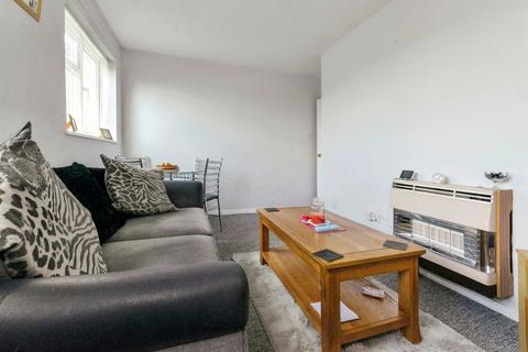 2 bedroom ground floor flat for sale, Grace Way, Stevenage