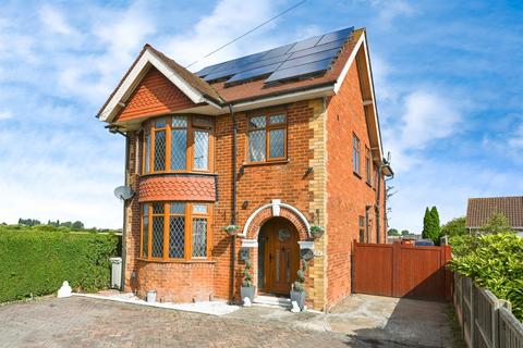 4 bedroom detached house for sale, Burgh Road, Skegness