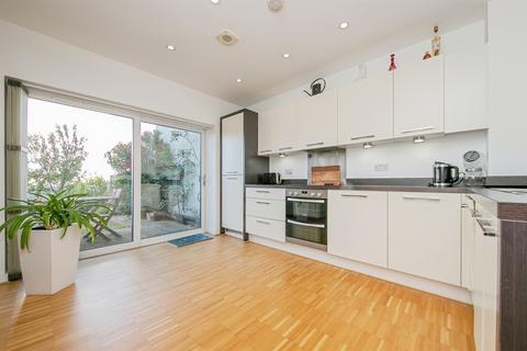 4 bedroom terraced house for sale, Cowper Crescent, Colchester