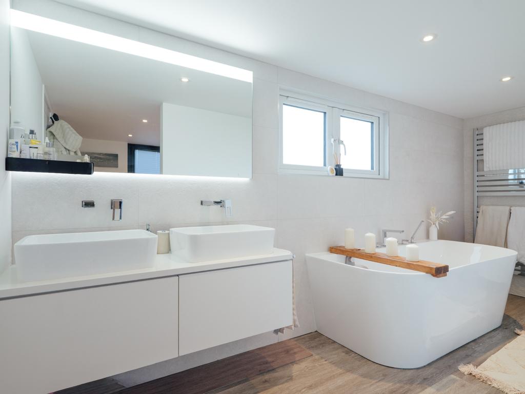 En-Suite Bathroom