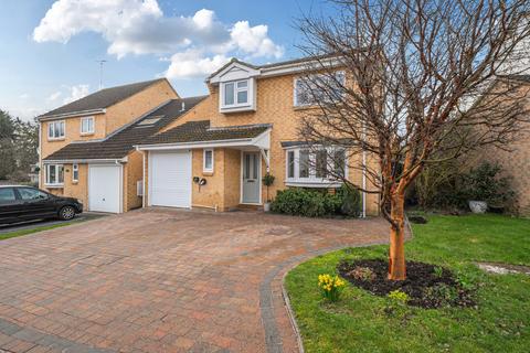 4 bedroom detached house for sale, Swallow Way, Berkshire RG41