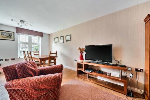 2 bedroom flat for sale, Highcroft Road, Winchester, Hampshire, SO22