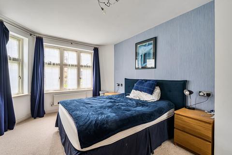 2 bedroom flat for sale, Highcroft Road, Winchester, Hampshire, SO22