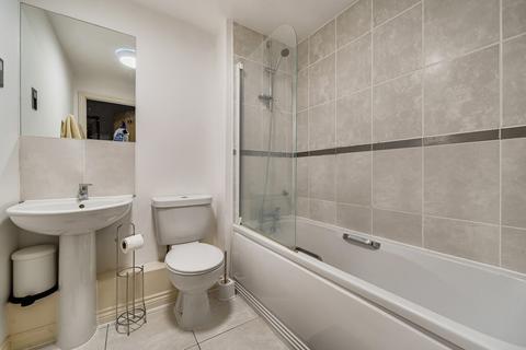 2 bedroom flat for sale, Highcroft Road, Winchester, Hampshire, SO22