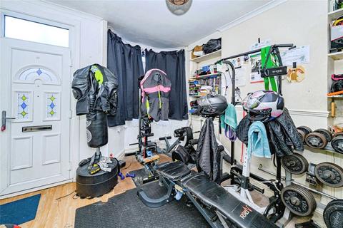 2 bedroom terraced house for sale, St. Saviours Crescent, Luton, Bedfordshire, LU1
