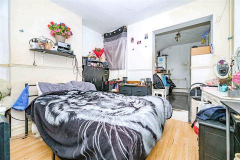 2 bedroom terraced house for sale, St. Saviours Crescent, Luton, Bedfordshire, LU1