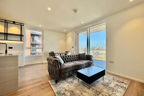 2 bedroom flat to rent, 5 Hemlock Street, Heron Wharf E14