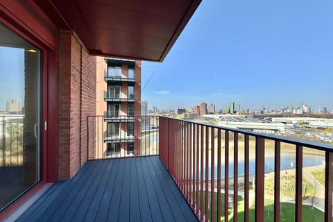 2 bedroom flat to rent, 5 Hemlock Street, Heron Wharf E14