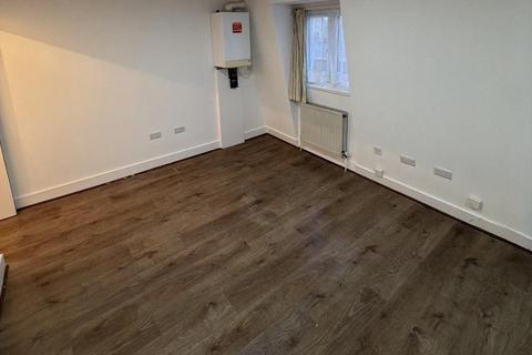 2 bedroom flat to rent, York Road, Ilford IG1