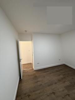 2 bedroom flat to rent, York Road, Ilford IG1