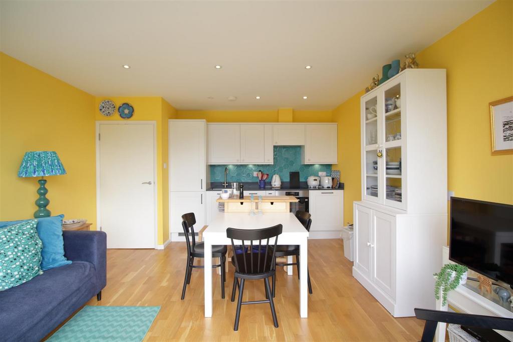 Kitchen/reception