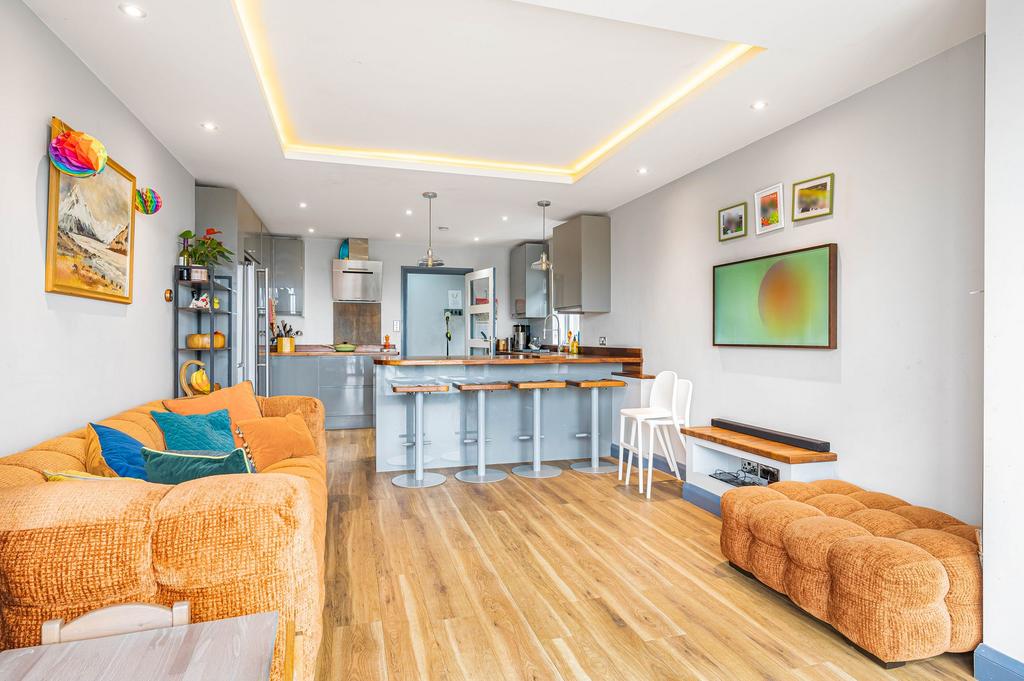 Kitchen/Lounge