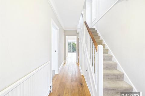 4 bedroom semi-detached house to rent, Henley Road, Reading RG4