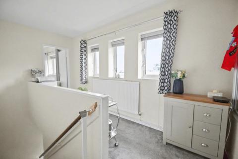2 bedroom maisonette for sale, Stanmore