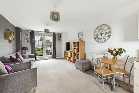 2 bedroom apartment for sale, Danes Close, West Malling ME19