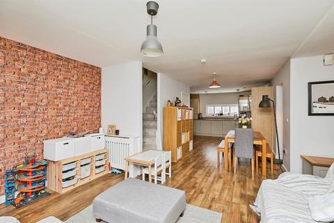 3 bedroom townhouse for sale, Bemrose Court, Derby