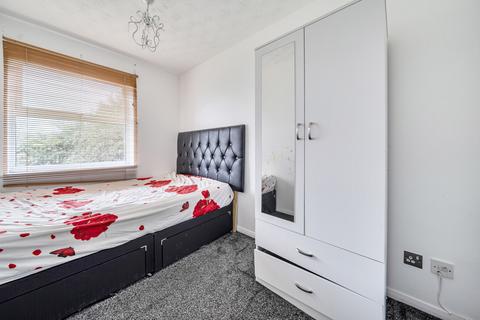 2 bedroom apartment for sale, Chigwell Lane, Loughton, Essex