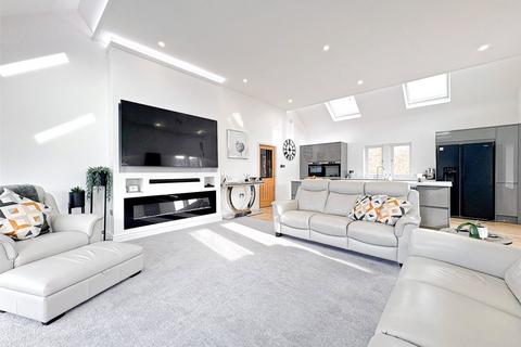 2 bedroom apartment to rent, Baskervyle Road, Heswall, Wirral, Merseyside, CH60