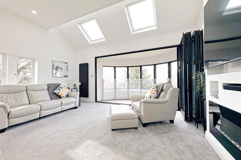 2 bedroom apartment to rent, Baskervyle Road, Heswall, Wirral, Merseyside, CH60