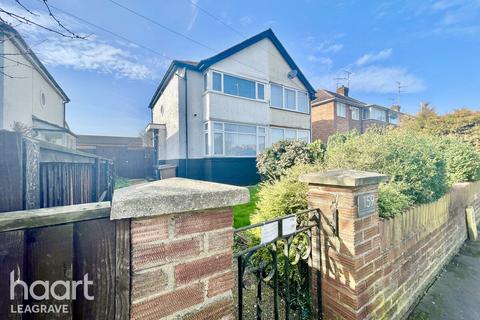 Sundon Park Road, Luton