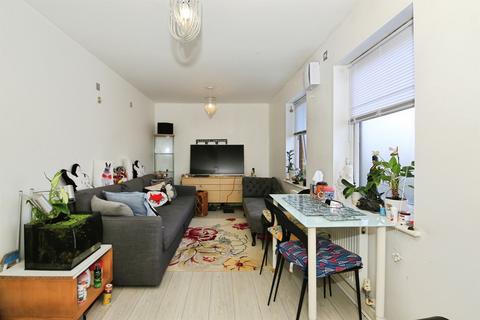2 bedroom ground floor flat for sale, Lincoln Road, Peterborough