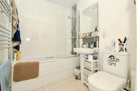 2 bedroom ground floor flat for sale, Lincoln Road, Peterborough