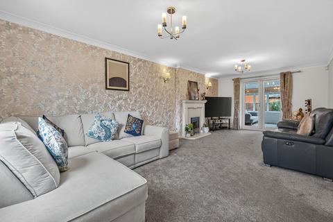 4 bedroom detached house for sale, Longmeadow Drive, Wilstead